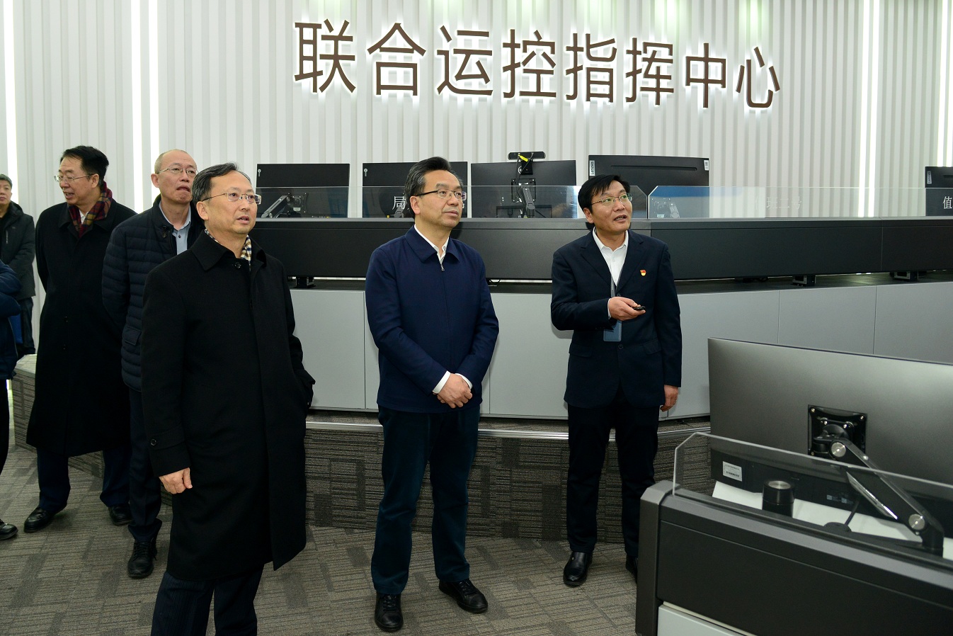 吴春耕督导春运工作